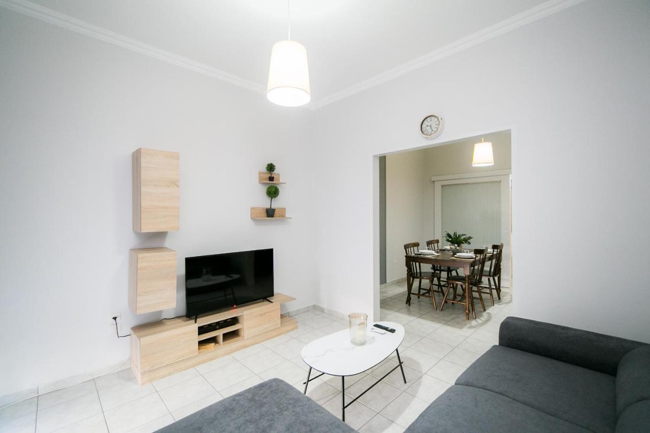 Central Guests Apartment Волос Екстер'єр фото