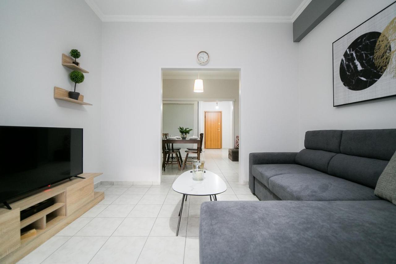 Central Guests Apartment Волос Екстер'єр фото